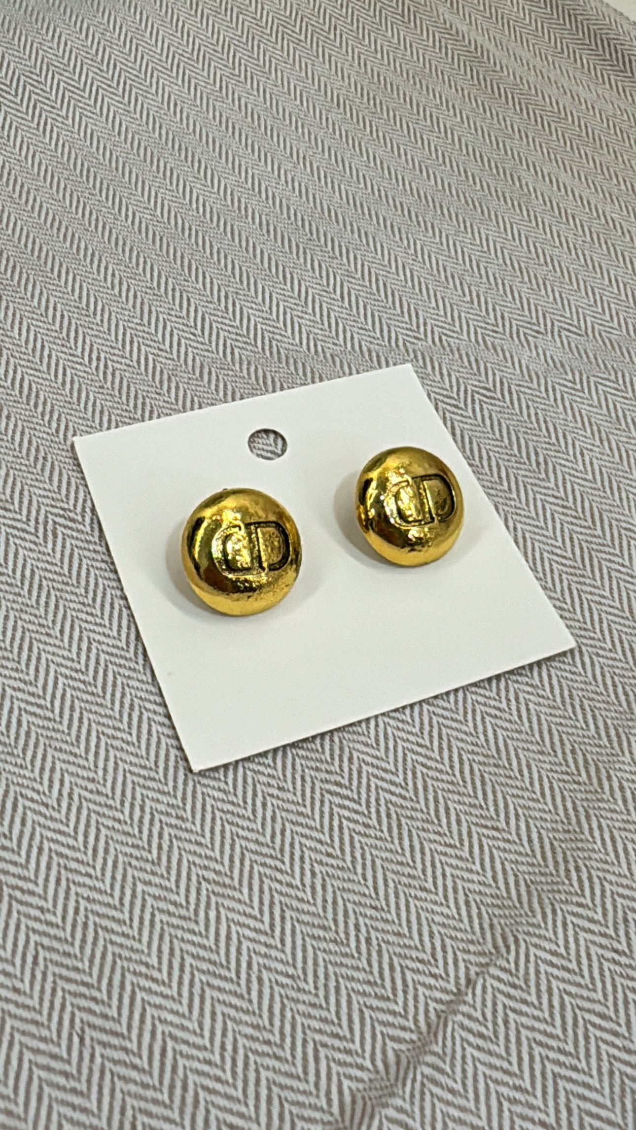 Earring / Jewelry