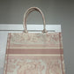 Medium tote purse