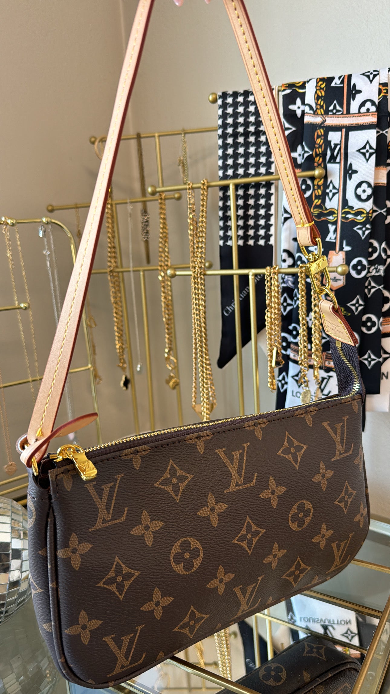Crossbody purse