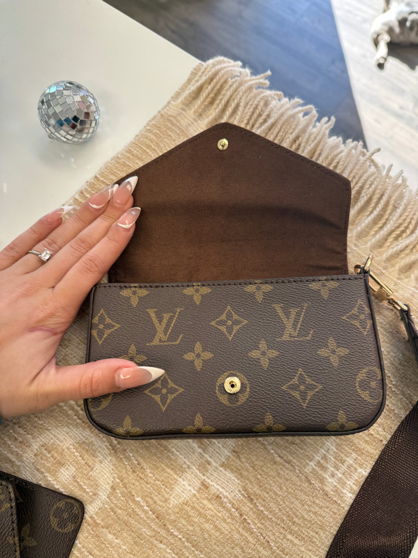Mini crossbody