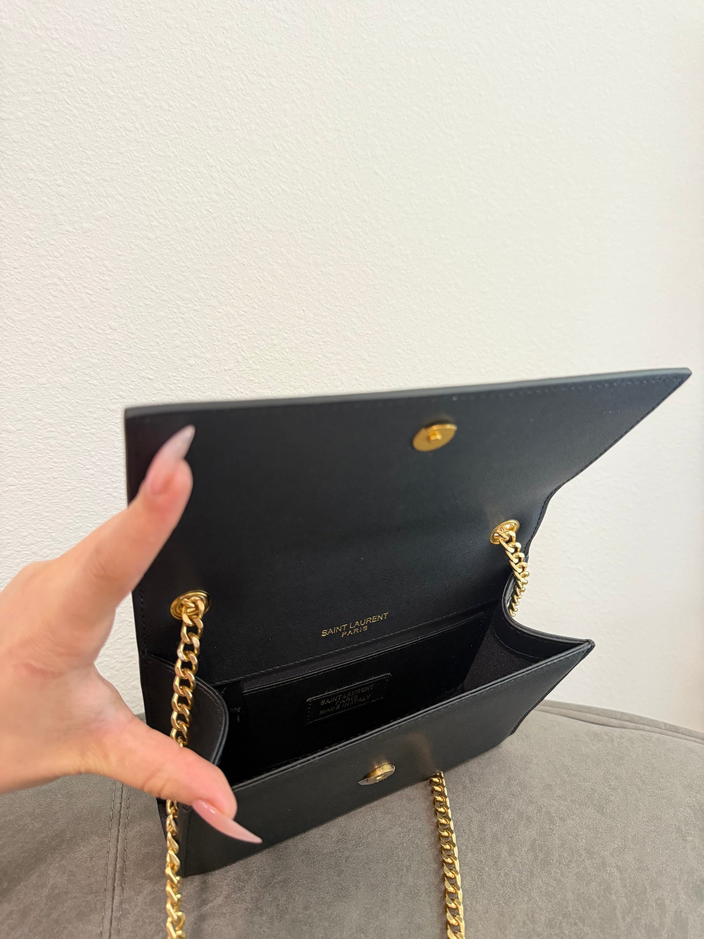 Crossbody purse